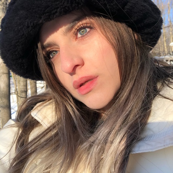 Meet your Posher, Sofia - Picture 4 of 4